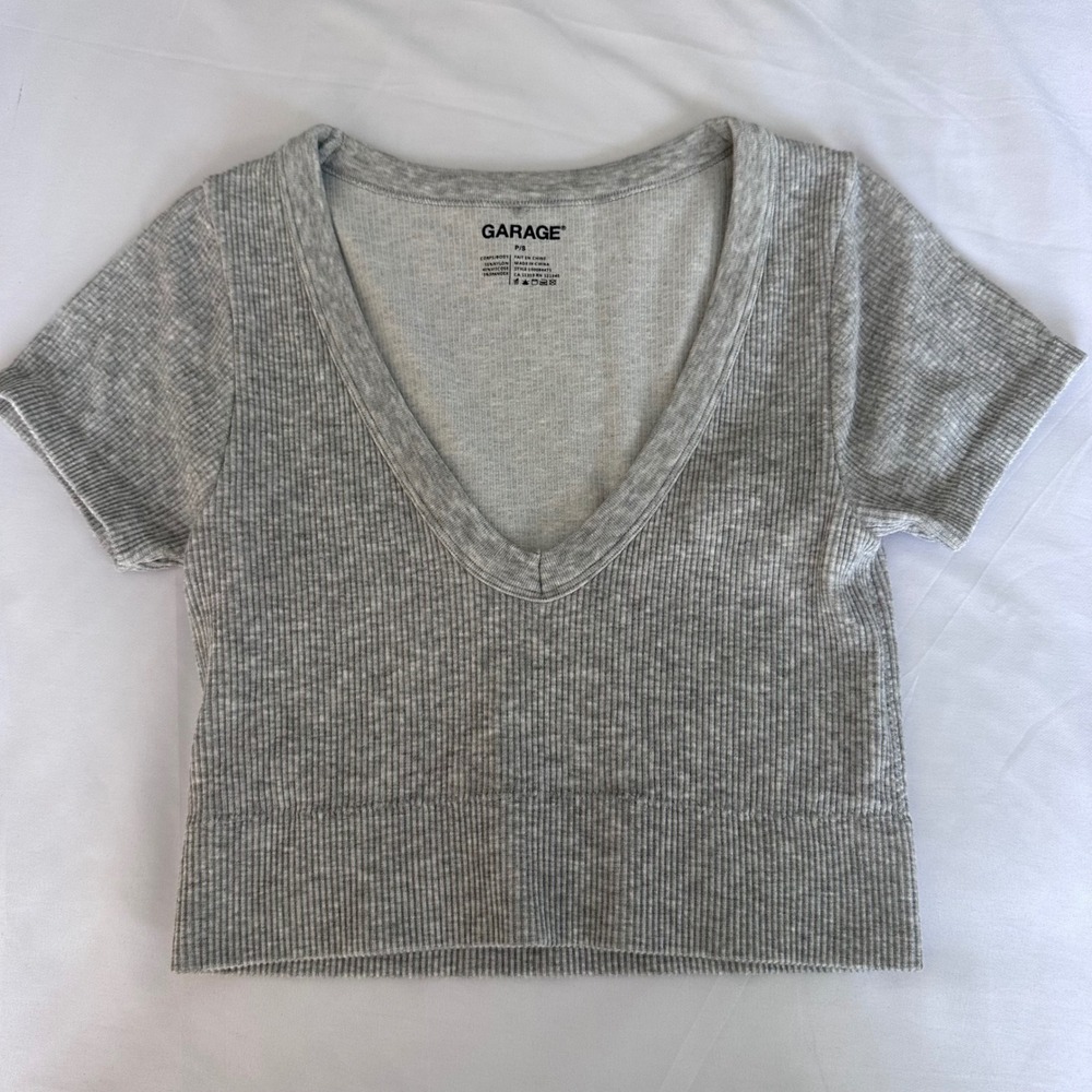 Garage Grey Ribbed V Neck Crop Top Short Sleeve Knit Tee Heather Gray Size P/S